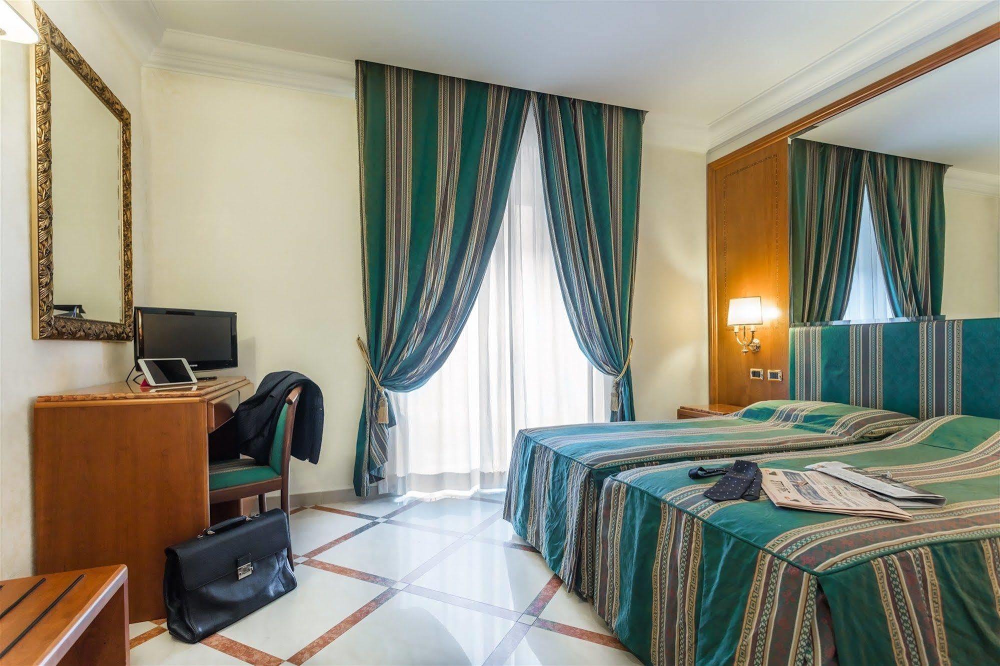 Raeli Hotel Regio Rome Luaran gambar
